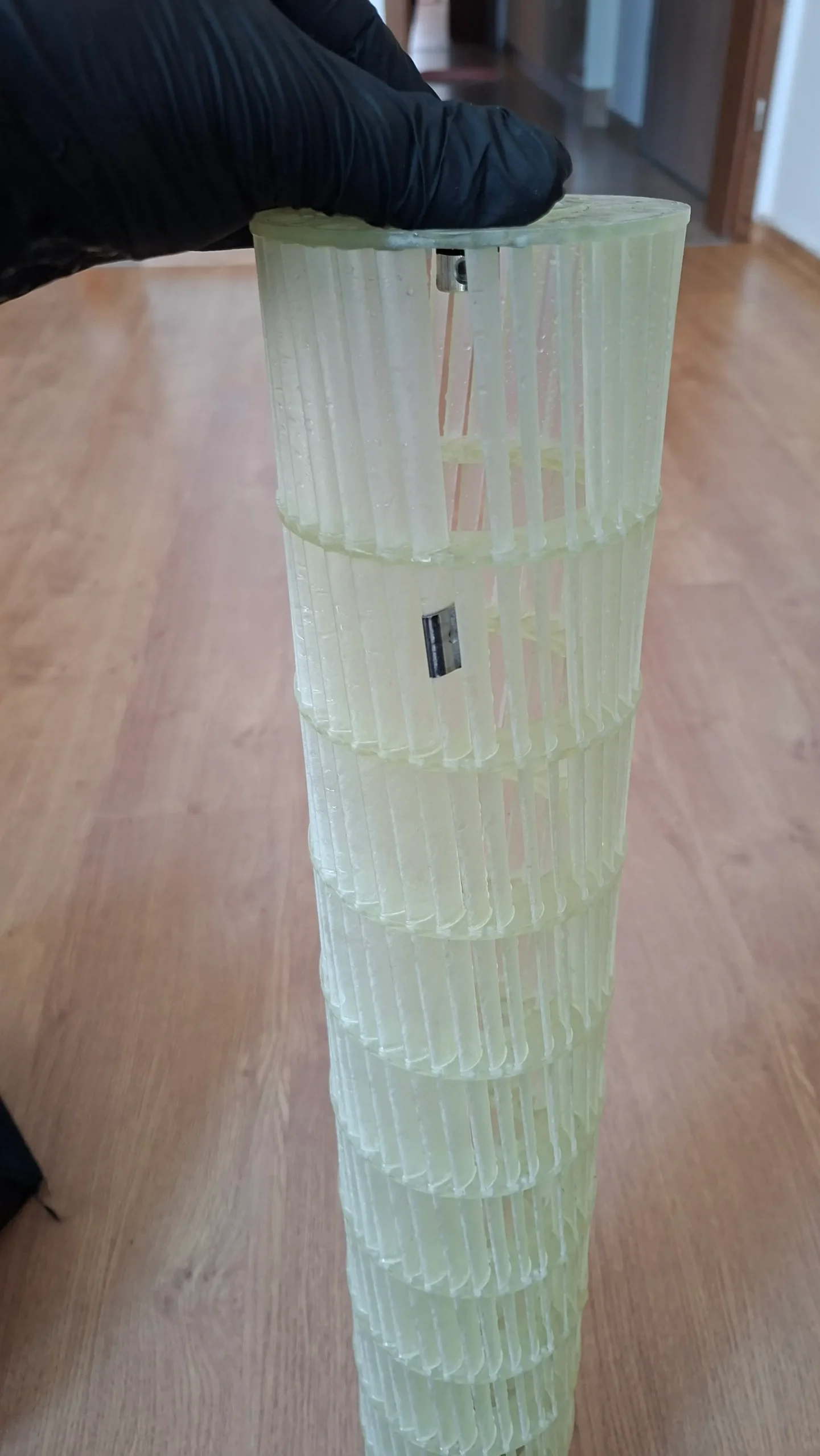 почистена турбина на климатик след основно измиване без замърсявания